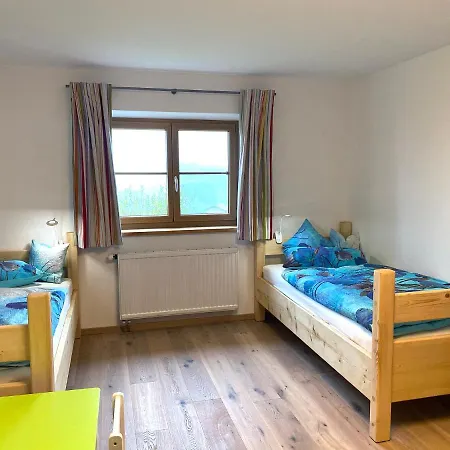 Allgaeu-feeling Апартаменты Реттенберг